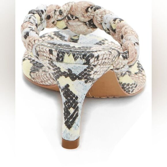 Vince Camuto  - Picture 13 of 17